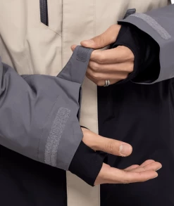 686 Men's Gore-Tex Core Shell Jacket - Rhino Grey Color Block 26 686 Men's Gore-Tex Core Shell Jacket - Rhino Grey Color Block -Premier Ski Shop large M2W107 RNGR A 10